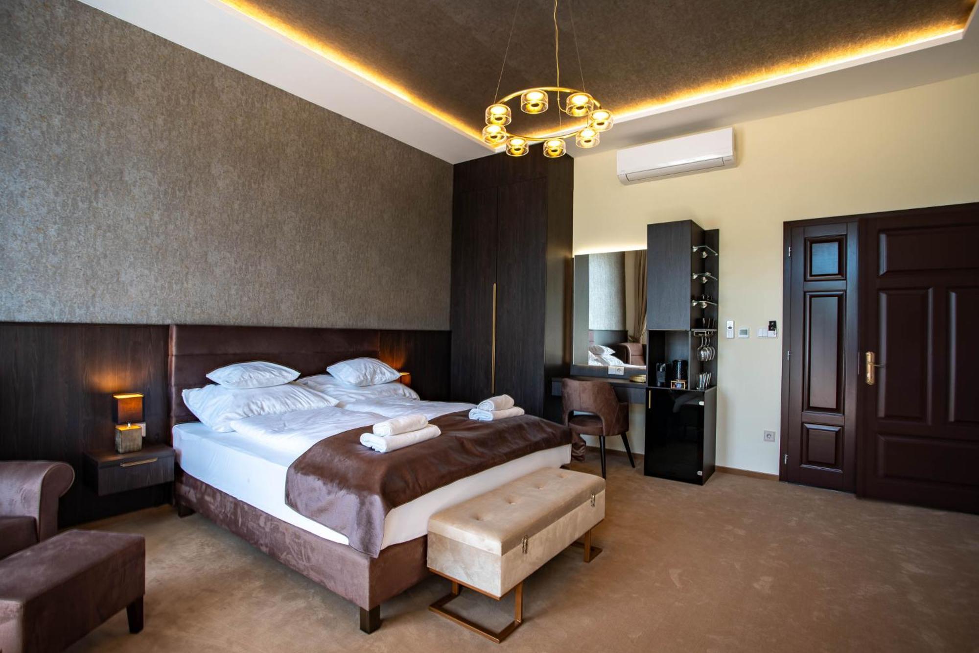 Voeroesko Villa -Elnoeki Szauna Es Jakuzzi Hasznalattal Balatonalmádi Buitenkant foto