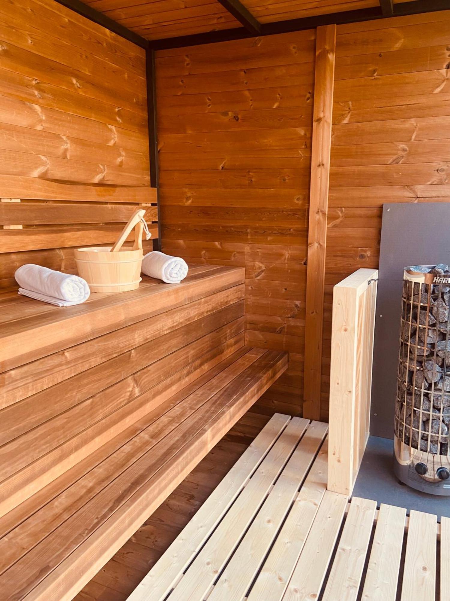 Voeroesko Villa -Elnoeki Szauna Es Jakuzzi Hasznalattal Balatonalmádi Buitenkant foto